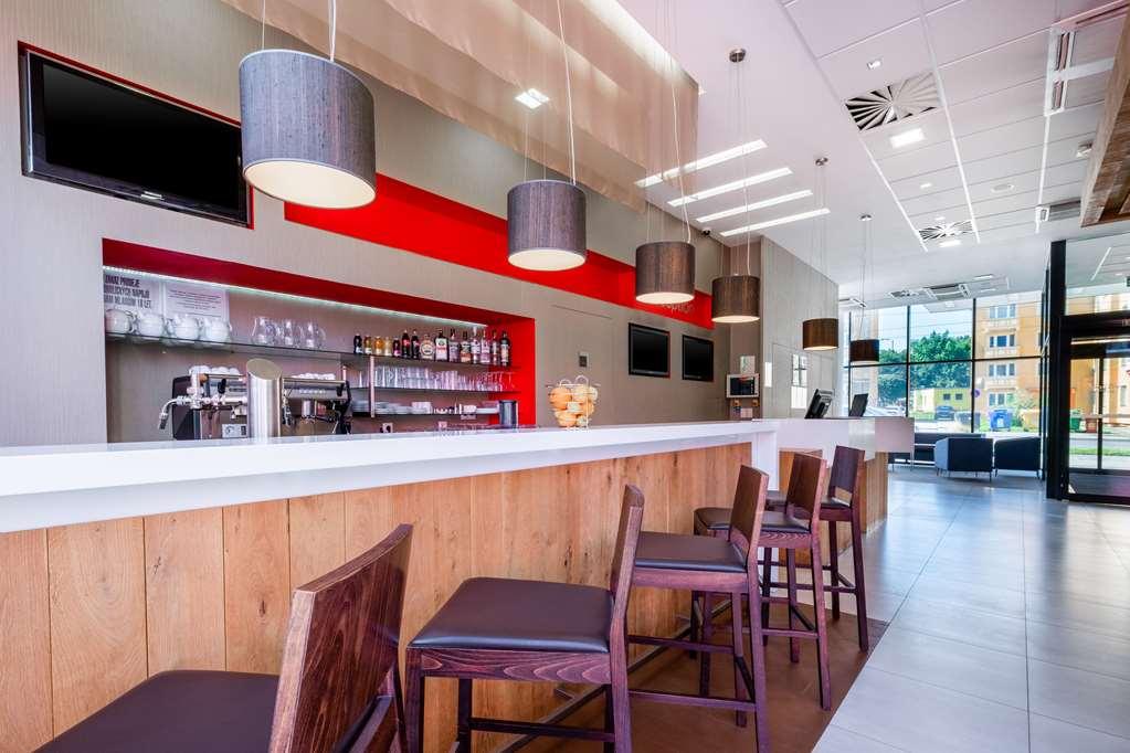 โรงแรมคอมฟอร์ต โอโลมอซ เซ็นเตอร์ ออลอโมตซ์ ร้านอาหาร รูปภาพ